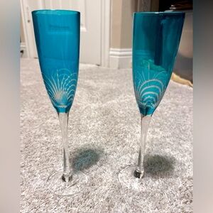 Elegant turquoise Champagne Flutes